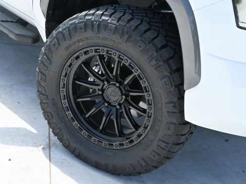 Used 2024 Toyota Tundra Limited AWD/4WD image 38