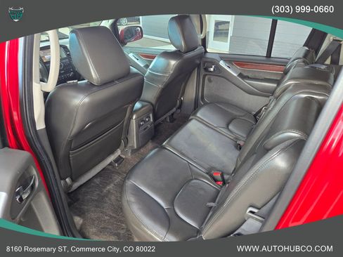 Used 2011 Nissan Pathfinder LE image 10