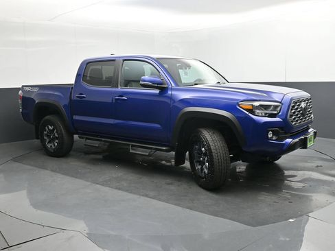 Used 2023 Toyota Tacoma TRD Off-Road w/ Black Out Package (TMS) AWD/4WD image 35