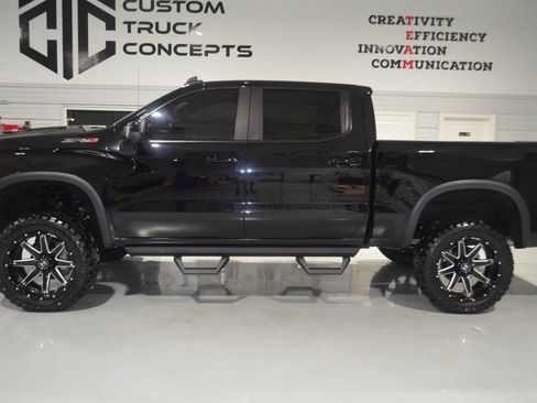 Used 2023 Chevrolet Silverado 1500 ZR2 w/ Technology Package image 4