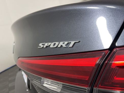 Used 2022 Honda Civic Sport image 4