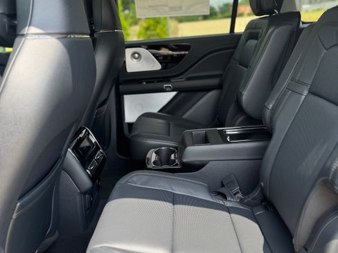 New 2025 Lincoln Aviator Reserve w/ Luxury Package image 54