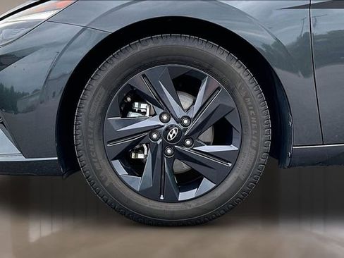 Used 2021 Hyundai Elantra SEL w/ Convenience Package image 28