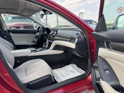 Used 2020 Honda Accord EX image 11