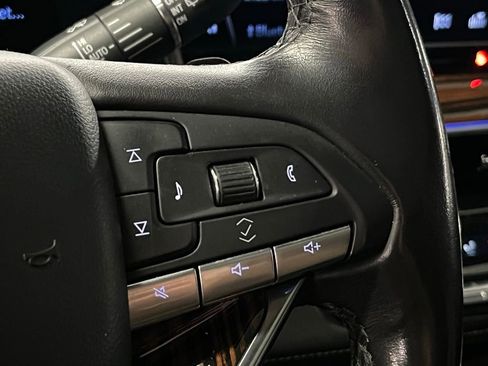 Used 2022 Cadillac Escalade Premium Luxury w/ LPO, Illumination Package image 27