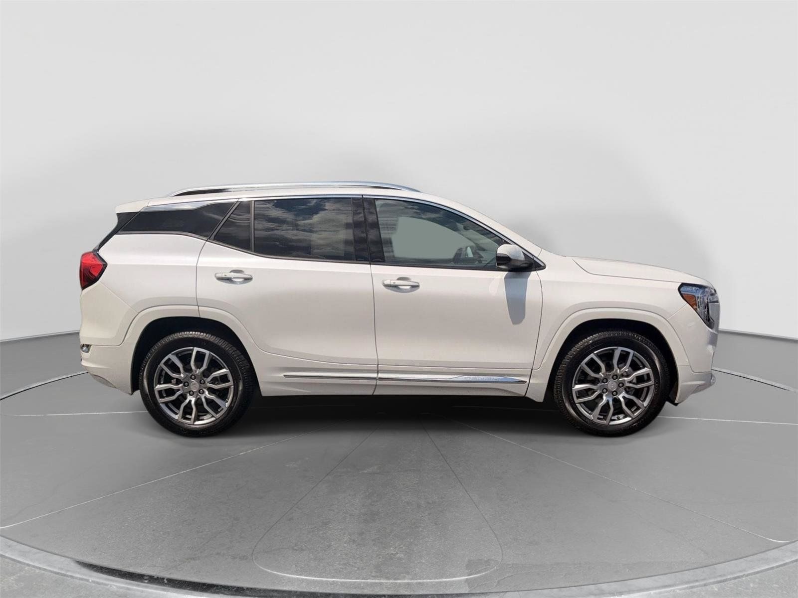 Used 2022 GMC Terrain Denali AWD/4WD image 7