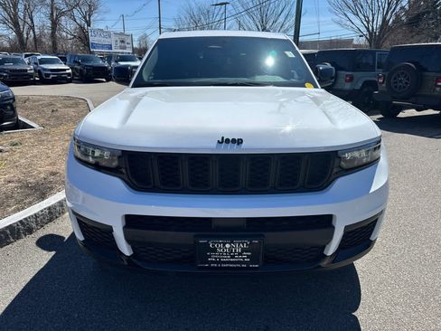 Used 2023 Jeep Grand Cherokee L Laredo AWD/4WD image 9