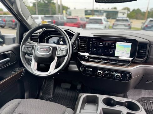 Used 2025 GMC Sierra 2500 SLE w/ SLE Convenience Package AWD/4WD image 12