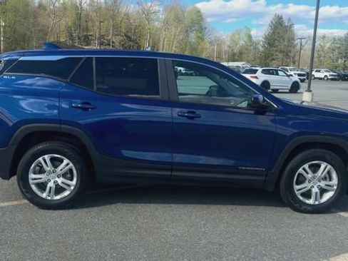 Used 2022 GMC Terrain SLE AWD/4WD image 9