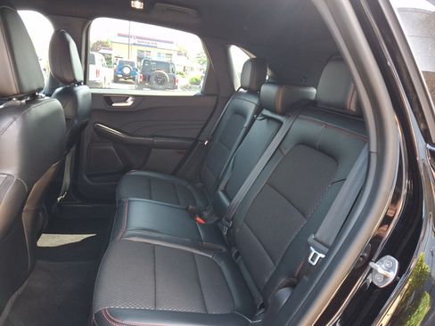 Certified 2023 Ford Escape ST-Line Elite AWD/4WD image 11