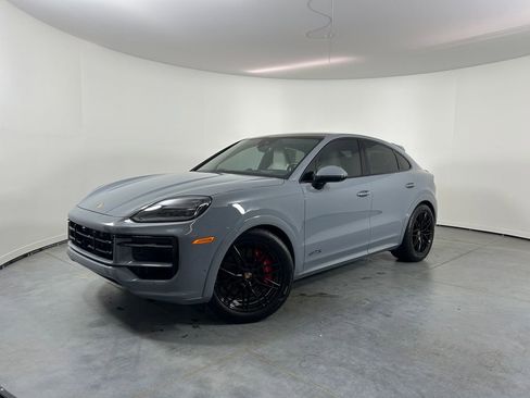 Used 2025 Porsche Cayenne GTS AWD/4WD image 1