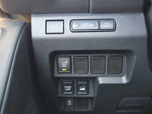 Used 2025 Nissan Frontier SV AWD/4WD image 21