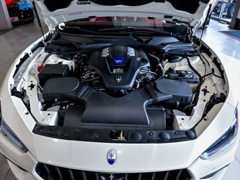 Used 2022 Maserati Ghibli Modena image 49