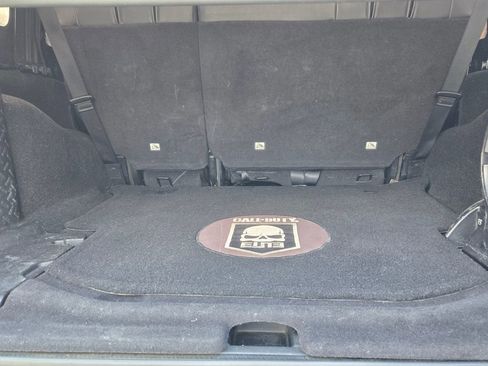 Used 2012 Jeep Wrangler Unlimited Rubicon image 19