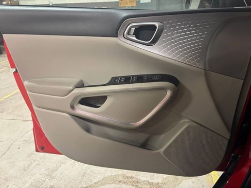 Used 2025 Kia Soul LX w/ LX Technology Package image 20