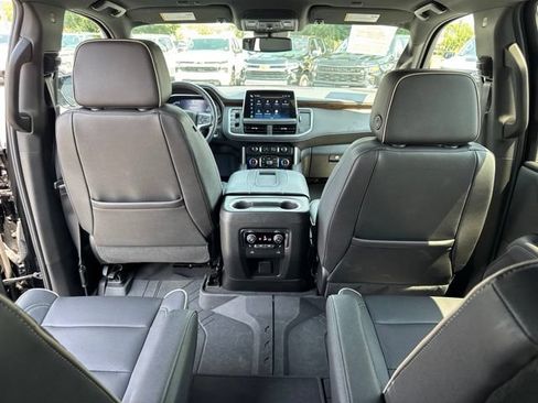 Used 2023 Chevrolet Suburban Premier w/ Max Trailering Package AWD/4WD image 17