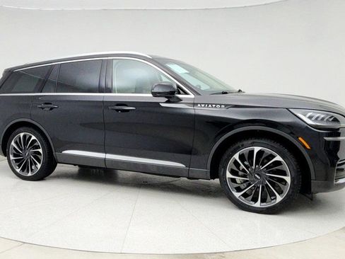 Used 2023 Lincoln Aviator Reserve w/ Equipment Group 201A image 3