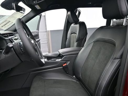 New 2025 Jeep Grand Cherokee Altitude AWD/4WD image 11