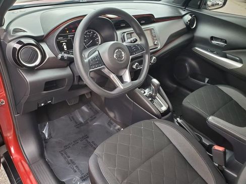 Used 2020 Nissan Kicks SV image 13