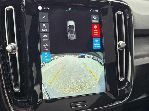 Certified 2023 Volvo C40 P8 Recharge Ultimate w/ Protection Package Premier image 31