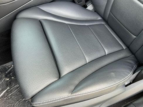 Used 2022 Mercedes-Benz GLC 300 4MATIC w/ Premium Package Lite image 12