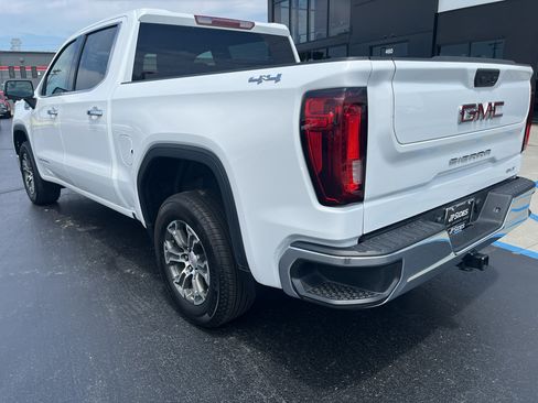 Used 2026 GMC Sierra 1500 SLT AWD/4WD image 9