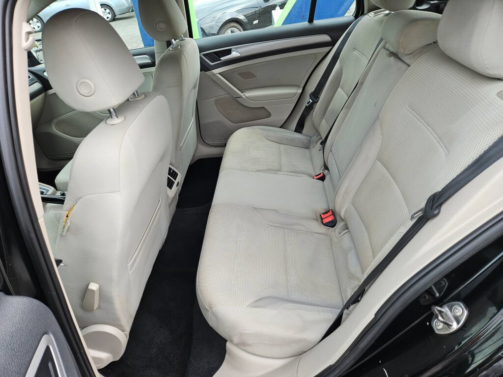 Used 2016 Volkswagen Golf S FWD image 12