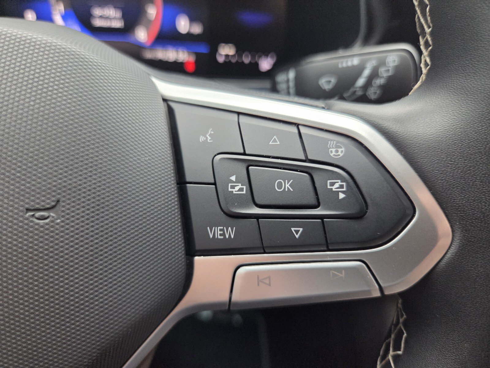 Used 2024 Volkswagen Taos SE FWD image 26