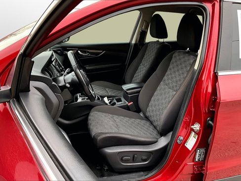 Used 2022 Nissan Rogue Sport SV image 16