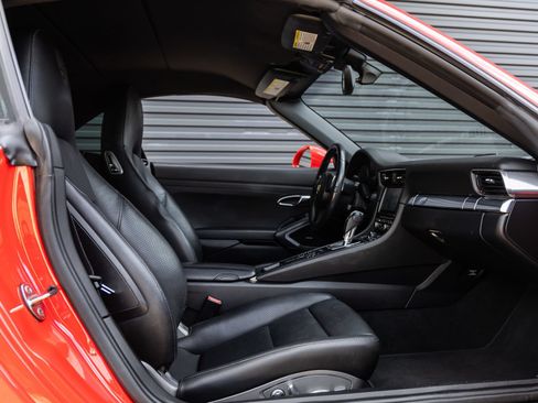 Certified 2016 Porsche 911 Carrera S RWD image 35