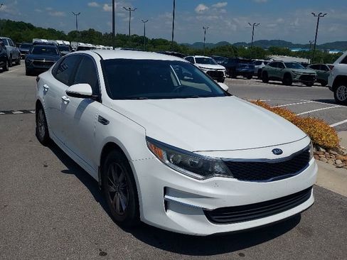Used 2018 Kia Optima LX FWD image 1