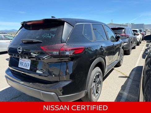 Certified 2025 Nissan Rogue SV AWD/4WD image 8