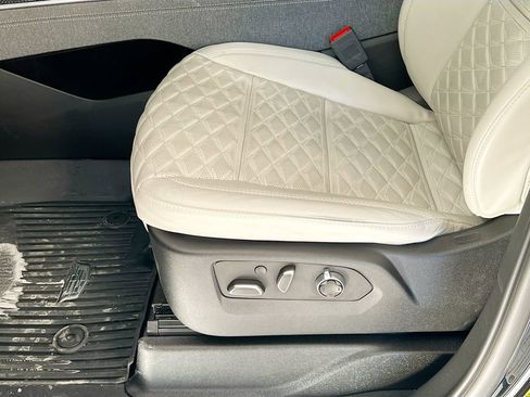 Used 2025 Cadillac Escalade V image 20