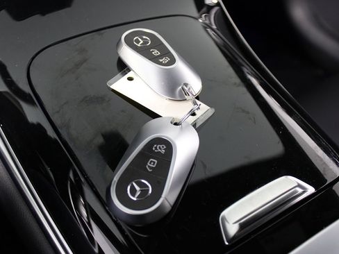 Used 2023 Mercedes-Benz GLC 300 4MATIC image 20