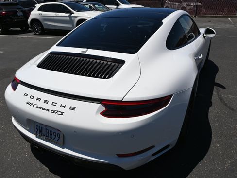 Used 2018 Porsche 911 GT3 RS image 17