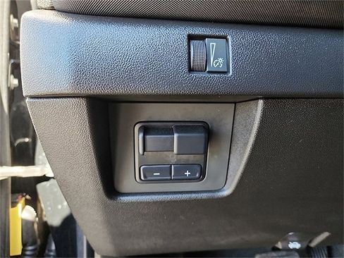 Certified 2025 Chevrolet Colorado Z71 w/ Z71 Convenience Package 2 image 13