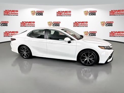 Certified 2024 Toyota Camry SE w/ Cold Weather Package FWD image 16