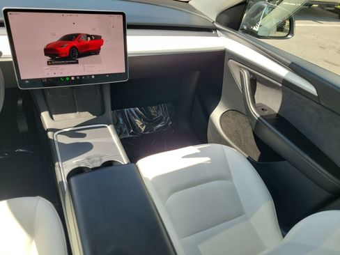 Used 2023 Tesla Model Y Long Range AWD/4WD image 27