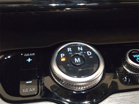 Used 2025 Ford Expedition Platinum image 20