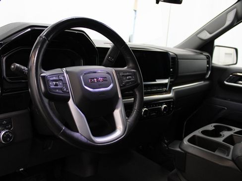 Used 2022 GMC Sierra 1500 SLE image 15