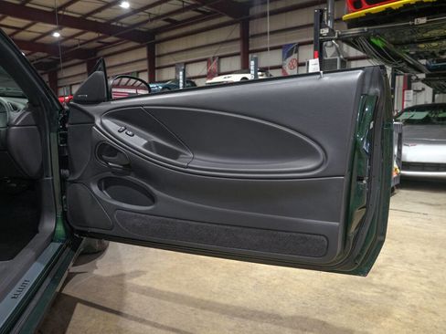 Used 2001 Ford Mustang GT RWD image 33