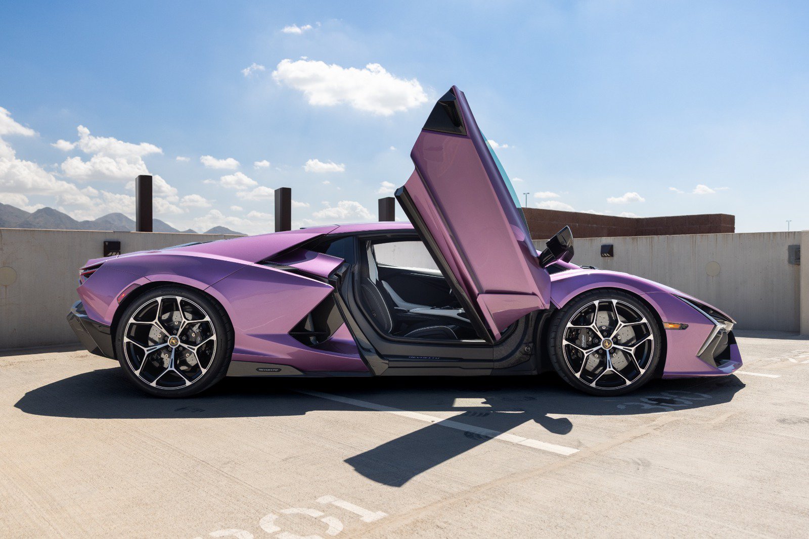 Used 2026 Lamborghini Revuelto AWD/4WD image 9
