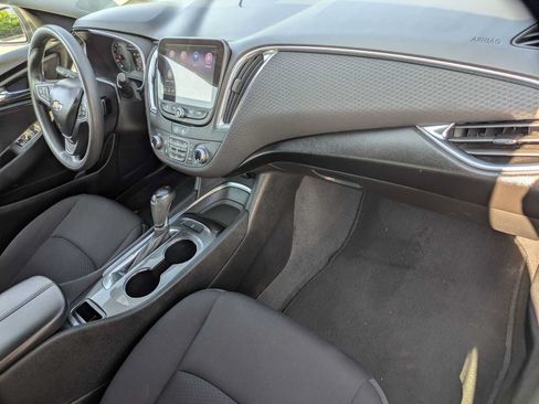 Used 2020 Chevrolet Malibu LT FWD image 22
