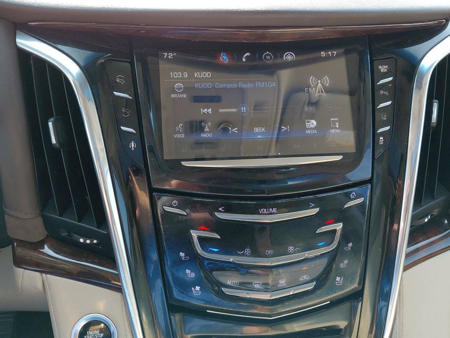 Used 2015 Cadillac Escalade Luxury AWD/4WD image 34