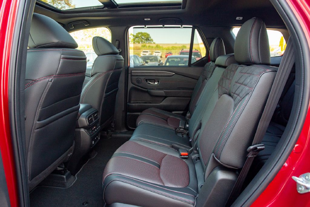 New 2026 Honda Pilot Black Edition image 11
