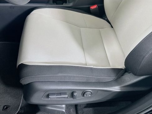 Used 2025 Honda CR-V EX image 19