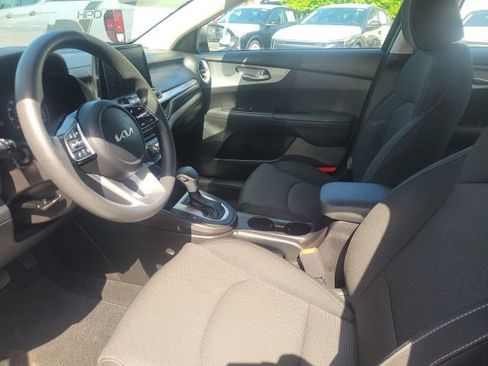 Certified 2023 Kia Forte LXS w/ LXS Technology Package FWD image 10