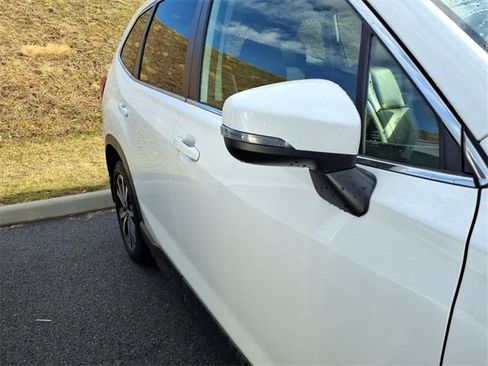 Used 2021 Subaru Forester Limited image 5
