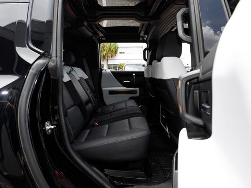 Used 2025 GMC Hummer EV 2X AWD/4WD image 18