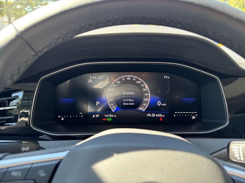 Used 2025 Volkswagen Jetta SE image 40